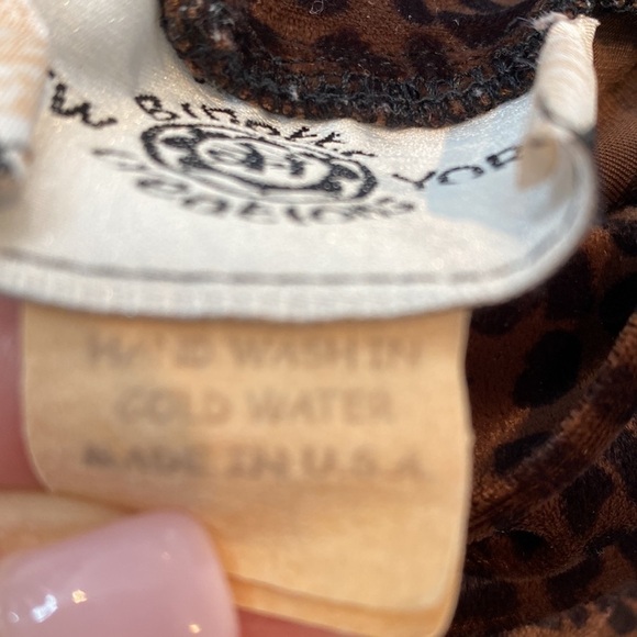 Binette New York velvet animal print pull over mock turtleneck. Washable.Size S. - Picture 5 of 7